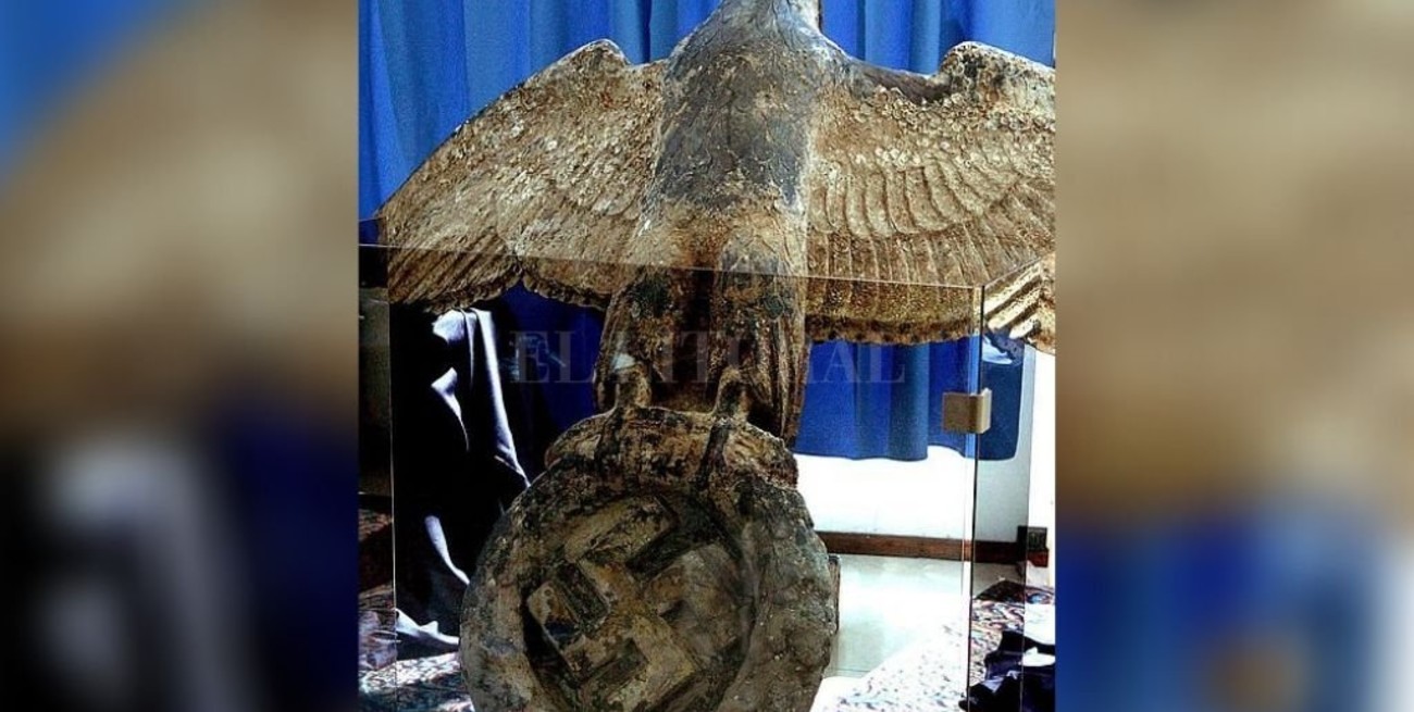 La Justicia ordenó que Uruguay venda el águila con la esvástica que estaba en el Graf Spee