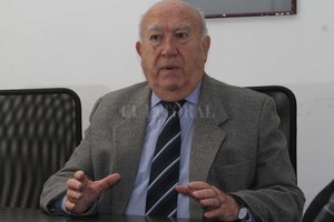 ELLITORAL_214529 |  Guillermo Di Salvatore Juan José Sagardía, presidente de la Mutual Jerárquicos.
