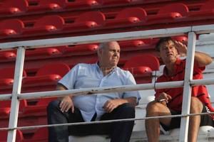 Mauricio Garín Presidente y presi amateur . Luis Spahn al lado de Fabián Brasca; este último es el responsable del fútbol formativo tatengue que ahora se quedó sin coordinador.