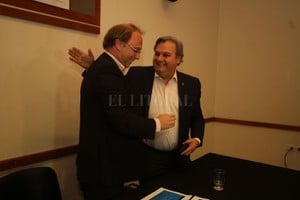 Guillermo Di Salvatore Saglione y Farías tendrán a su cargo la reunión de hoy en el Centro Cultural.