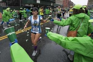 Télam Unos doscientos argentinos corrieron la maratón de Nueva York en homenaje a los rosarinos fallecidos en el atentado del martes pasado.