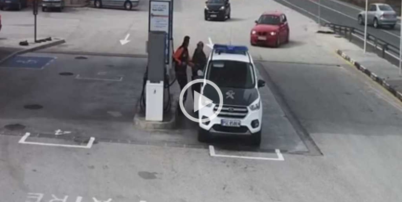 Video: maniobra más que peligrosa en una estación de servicio