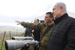 ELLITORAL_202880 |  El País - KOBI GIDEON (GPO) El primer ministro israelí en los Altos del Golán este martes.