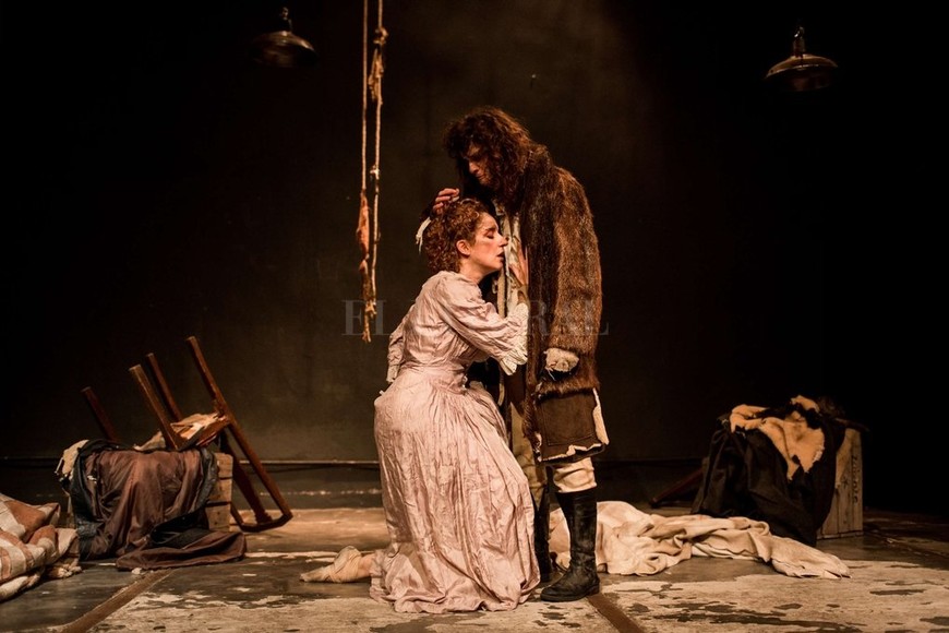 ELLITORAL_176768 |  Gentileza Producción El sábado a las 22 en la sala Marechal se presenta  Macbeth yo no me voy a morir , con interpretaciones de Florencia Limonoff y Coni Marino.