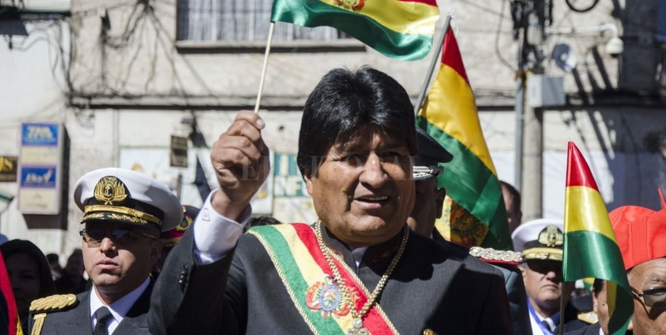 Caen dos militares por el robo de la banda y medalla presidencial de Bolivia 