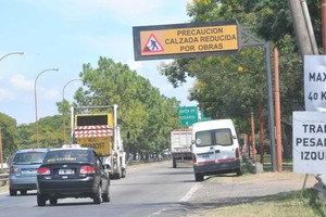 ELLITORAL_203602 |   Nos pareció importante colocar este cartel en la Ruta 168, con la intención de brindar información sobre las obras que se están haciendo , indicó Ramiro Dall`Aglio, secretario de Control del municipio