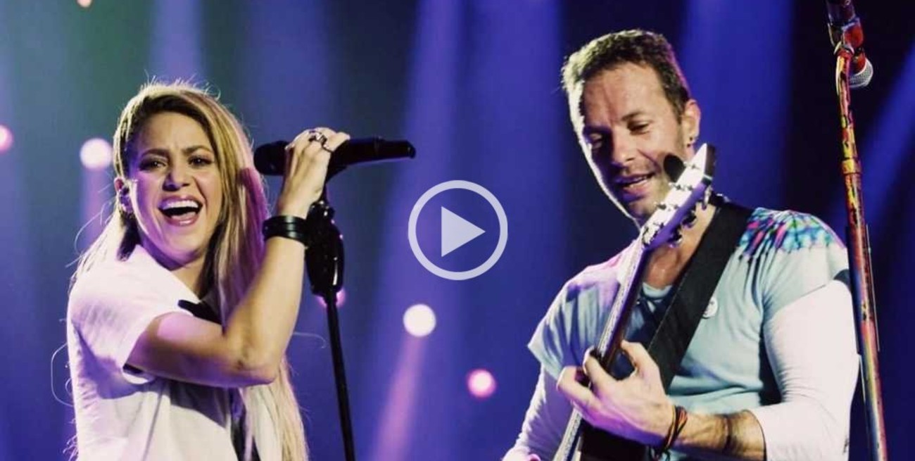 Shakira cantó junto a Chris Martin, cantante de Coldplay