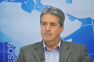 ELLITORAL_193363 |  Flavio Raina Solamente se la pide ampliación de detalles de los proyectos y más información mediante providencias en los expedientes, sin que esto represente un rechazo a la solicitud , expresó el ministro Garibay, en referencia a los proyectos de obras hídricas propuestos por Santa Fe.