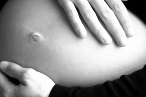 Archivo El Litoral Los centros de salud y hospitales cuentan con muchas alternativas para evitar los embarazos en las adolescentes, como los anticonceptivos subdérmicos, los inyectables y las pastillas.