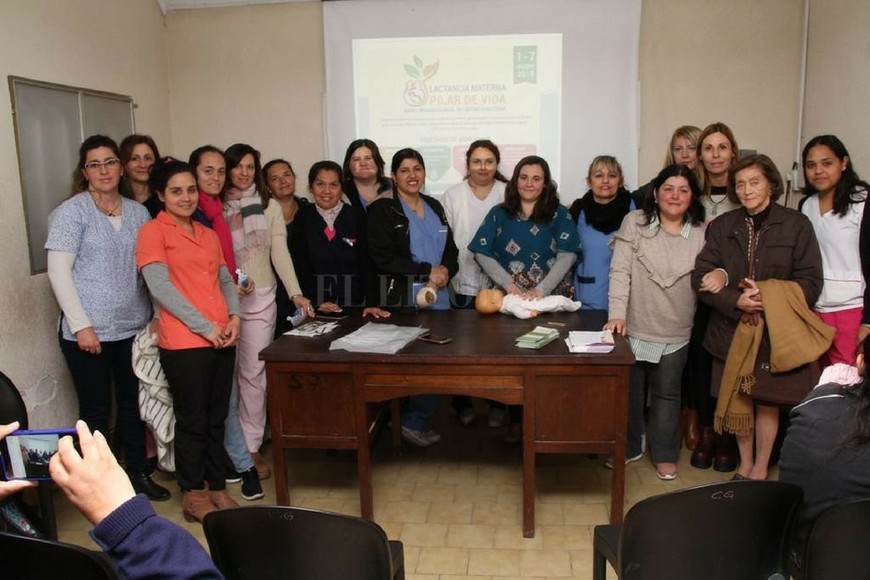 ELLITORAL_218757 |  Mauricio Garín El Comité de Lactancia Materna y enfermeras del Hospital Cullen le explicaron la importancia.