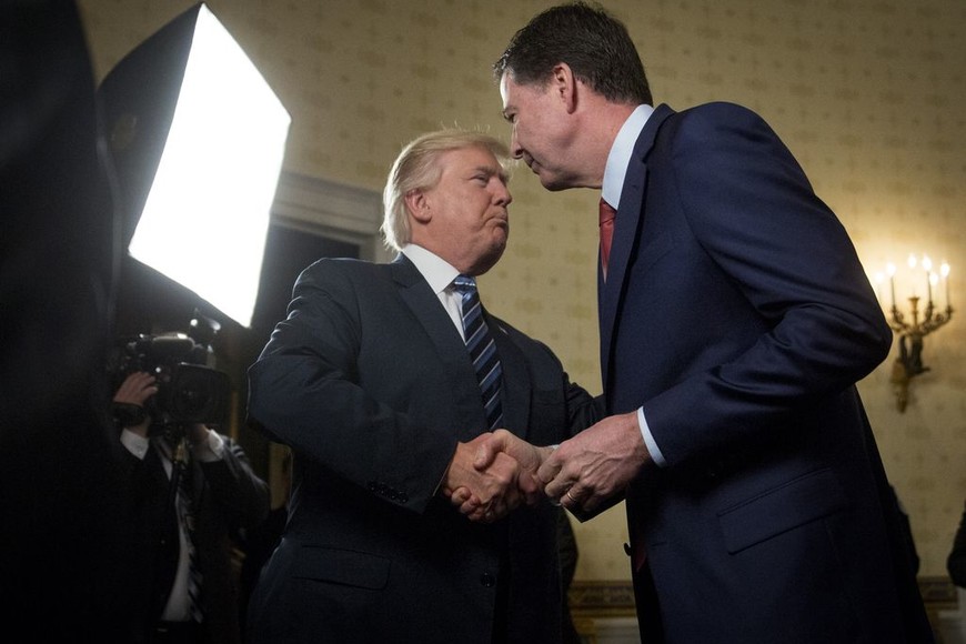 ELLITORAL_208726 |  Andrew Harrer Donald Trump, y el ex director de la FBI, James Comey, quien tras ser despedido, escribió un libro acusando a Trump de mafioso.