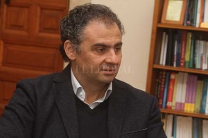 ELLITORAL_212188 |  Guillermo Di Salvatore Saba entiende necesario involucrar a la ciudadanía en los debates de reforma para robustecer la discusión y fortalecer el texto futuro.