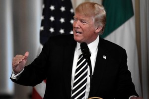 Archivo (180730) -- WASHINGTON D.C., julio 30, 2018 (Xinhua) -- El presidente estadounidense, Donald Trump, asiste a una conferencia de prensa conjunta con el primer ministro de Italia, Giuseppe Conte en la Casa Blanca, en Washington D.C., Estados Unidos, el 30 de julio de 2018. El presidente de Estados Unidos, Donald Trump, dijo el lunes en Washington que está listo para reunirse con el presidente de Irán Hassan Rouhani sin condiciones. (Xinhua/Liu Jie) (da) (rtg)