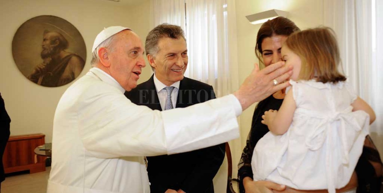 Macri saludó a Francisco por su quinto año de papado