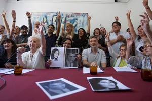 ELLITORAL_199416 |  Prensa Abuelas de Plaza de Mayo Estela Carlotto compartió el anunció de la restitución con Elsa Poblete y Adriana Moyano, tías paterna y materna respectivamente de la #Nieta127.