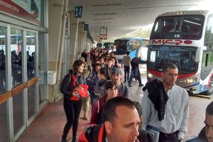 ELLITORAL_219745 |  Mauricio Garín Las horas interminables de espera en las terminales (de Santa Fe y Paraná) es otro reclamo que aún no se oyó y que viene advirtiendo la FUL.