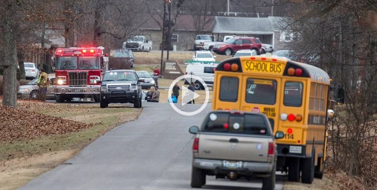 Dos muertos y 19 heridos durante tiroteo en escuela de Estados Unidos 