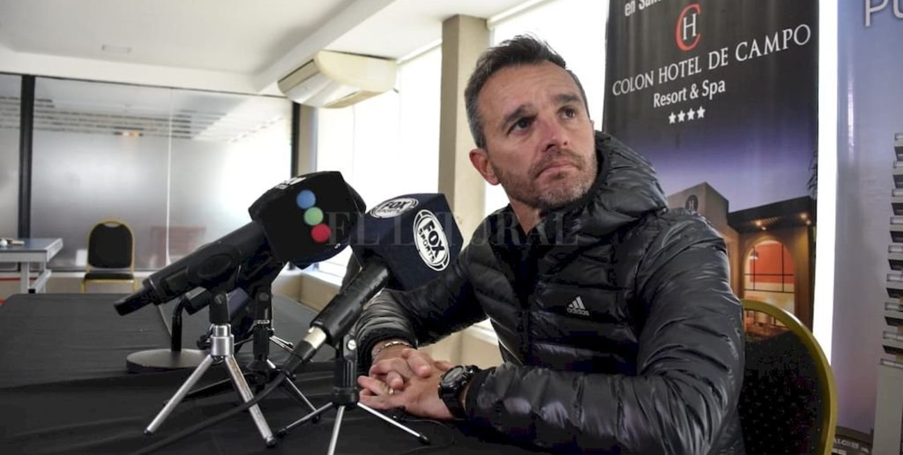 Lavallén: "La prioridad es la Superliga"