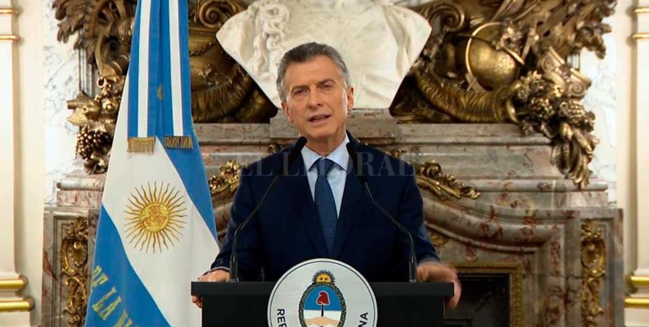 Macri confirmó la reducción de su gabinete y el aumento de la ayuda social
