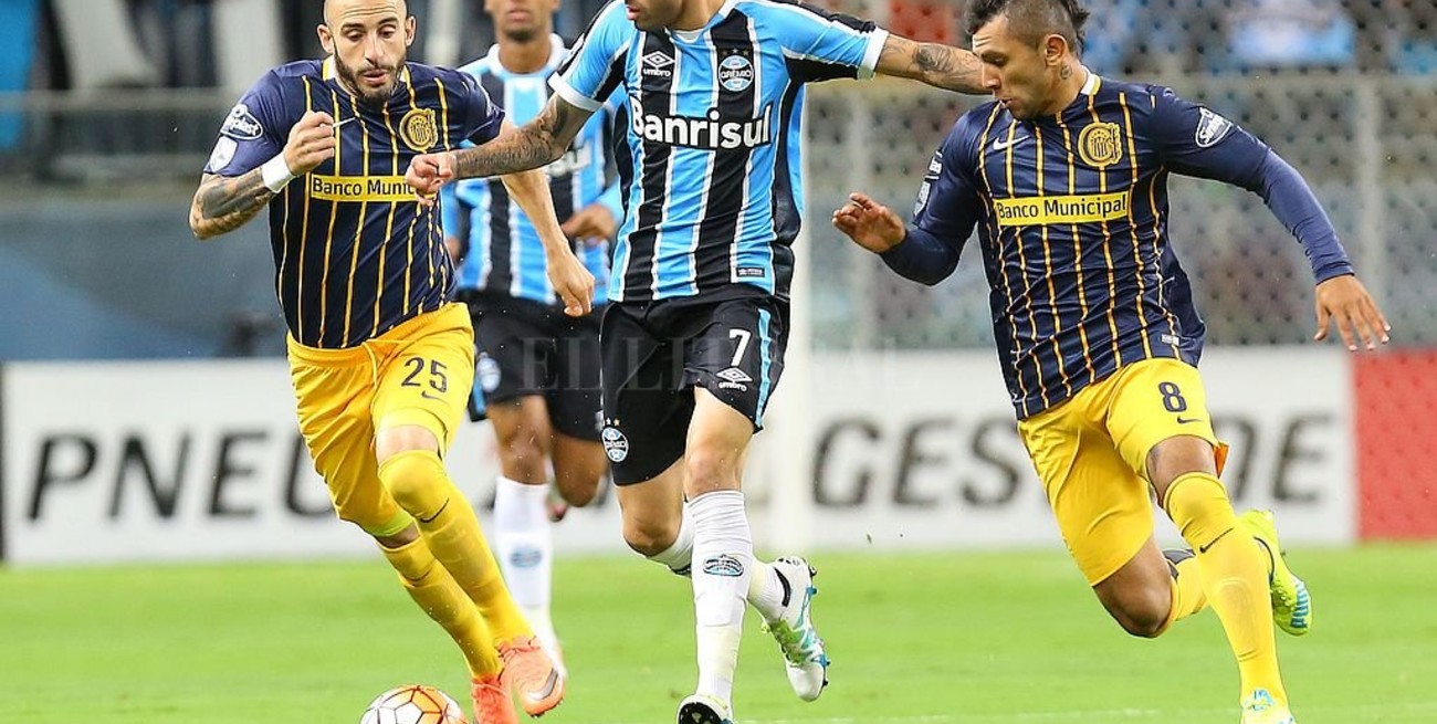 El futbolista brasileño Luan fue el mejor jugador de América de 2017