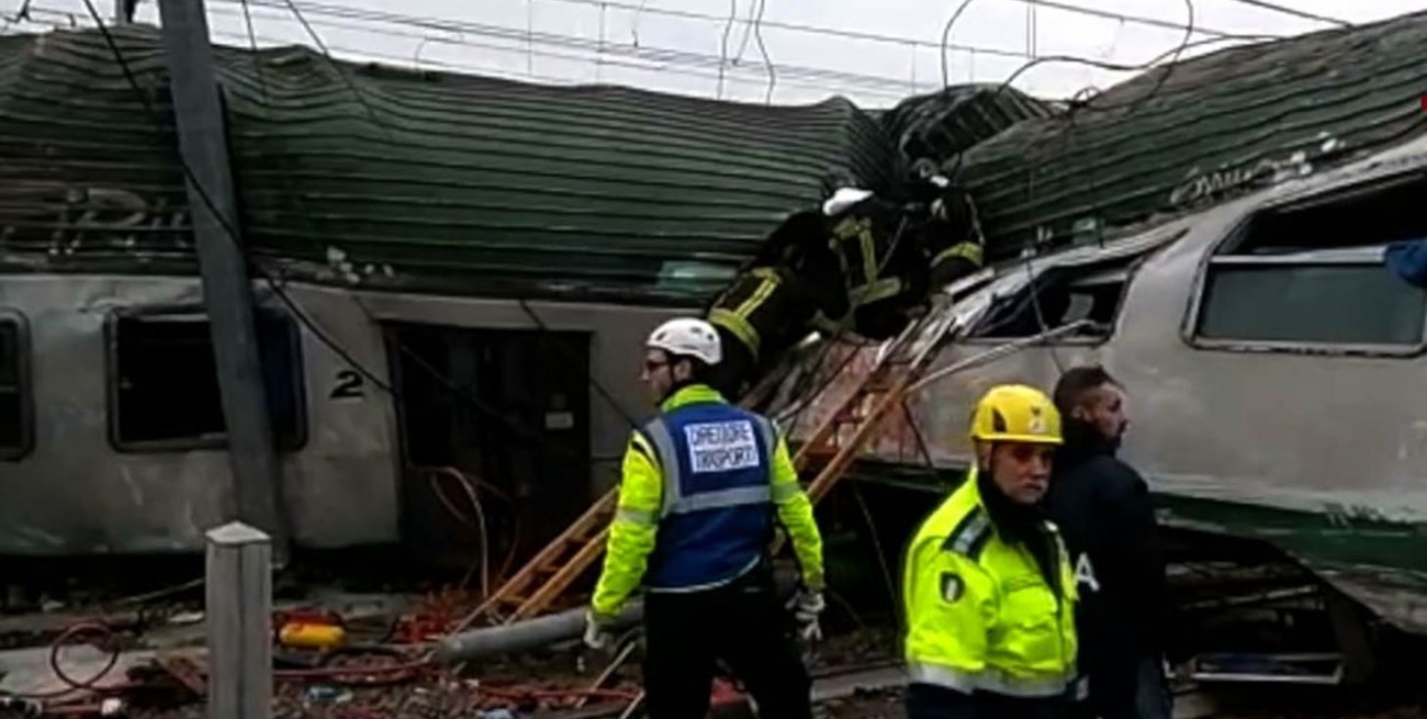 Descarriló un tren en Milán y hay muertos