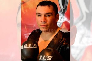 ELLITORAL_199732 |  Archivo El Litoral Solís había dado sus primeros pasos en el boxeo profesional donde sostuvo algunas peleas que le dieron relativa fama en el ambiente.
