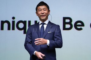 ELLITORAL_223229 |  Yoshio Tsunoda Maezawa, propietario de varias empresas de comercio electrónico y de la Contemporary Art Foundation de Tokio, aseguró que invitará al viaje a entre seis y ocho artistas, arquitectos, diseñadores y otros profesionales creativos.