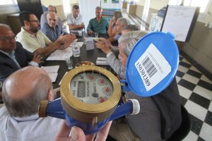 ELLITORAL_179335 |  Mauricio Garín Presentación. Los nuevos medidores fueron presentados esta mañana en la planta potabilizadora de Assa en barrio Candioti Sur.