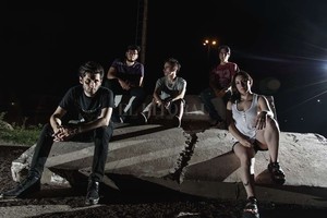 Gentileza producción Lautaro Newbery (batería), Luca Vairoli (guitarra), Ernesto Camisa de la Peña (bajo), Lucas Luconi (guitarra) y Josefina Jackie Baragiola (voz) integran Destinesia.