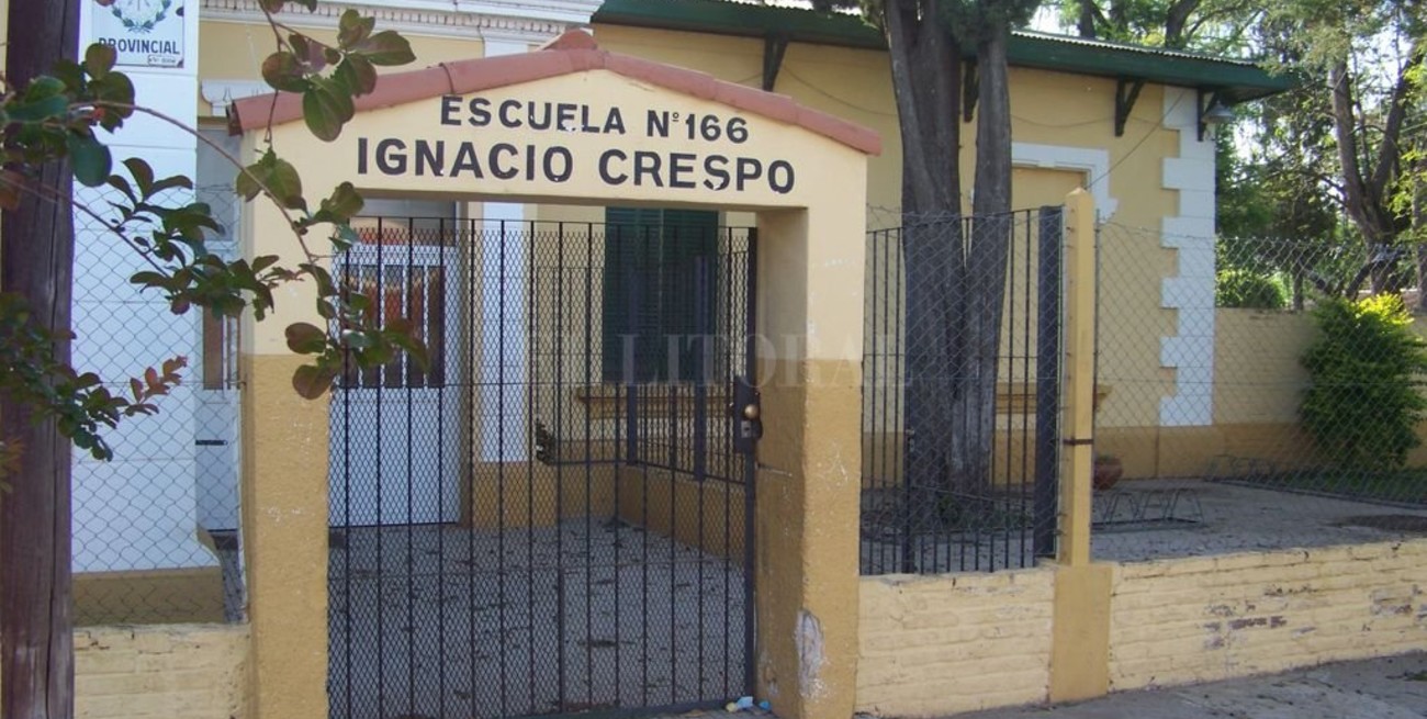 La escuela primaria N° 166 "Ignacio Crespo" de Santo Tomé celebró su centenario