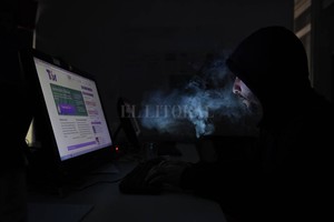 ELLITORAL_180626 |  Agencia Télam La Deep web es más del 75 % de Internet, todo aquello que los buscadores como Google no indexan. Lo que vemos es una pequeña parte.