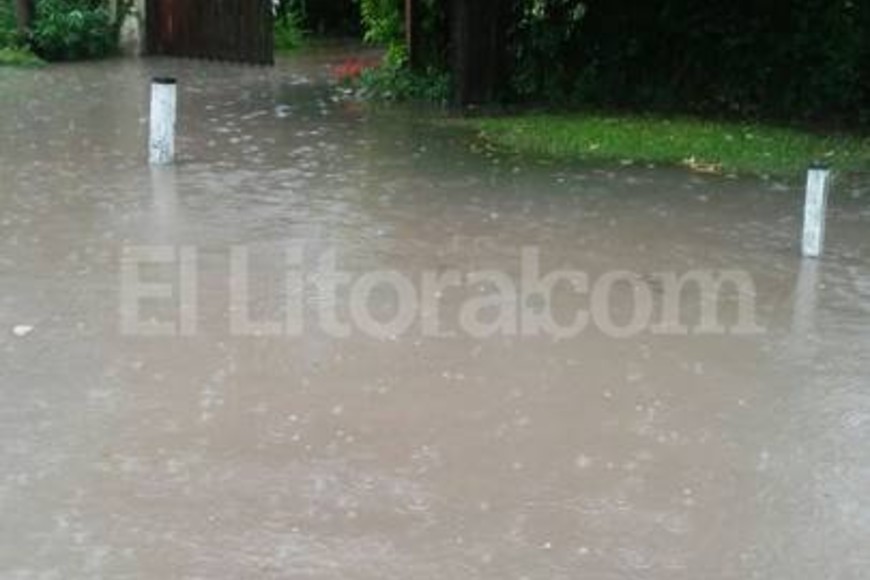 ELLITORAL_171210 |  Periodismo Ciudadano / WhatsApp Casas inundadas