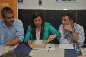 ELLITORAL_208252 |  Flavio Raina Ofertas. La apertura de sobres se llevó a cabo en el tradicional bar El Parque, en Avenida Freyre y Salvador Caputto.