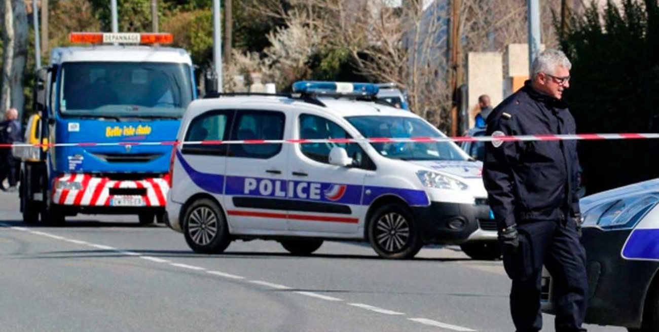 Francia: confirman tres muertos tras toma de rehenes
