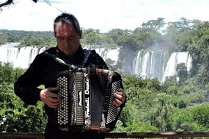 ELLITORAL_185747 |  Gentileza producción Tras una extensa gira internacional que se desarrolló durante los pasados mayo y junio, Colli regresa a la ciudad para compartir la experiencia vivida representando a la región a través de su música.