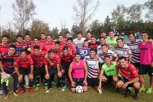 El Litoral Germán Conti junto a todo el plantel de Ateneo.