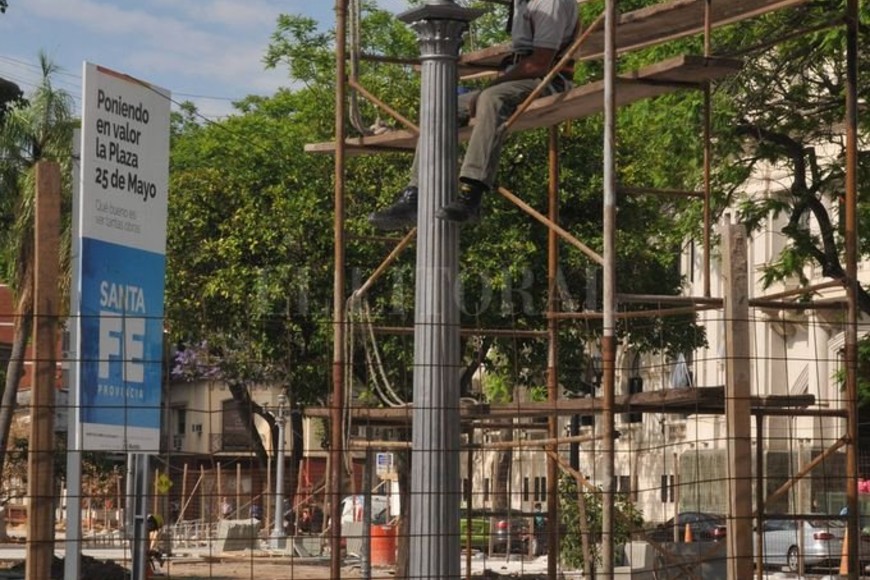 ELLITORAL_197308 |  Flavio Raina La reparación de las luminarias es otro de los trabajos previstos dentro del plan integral.