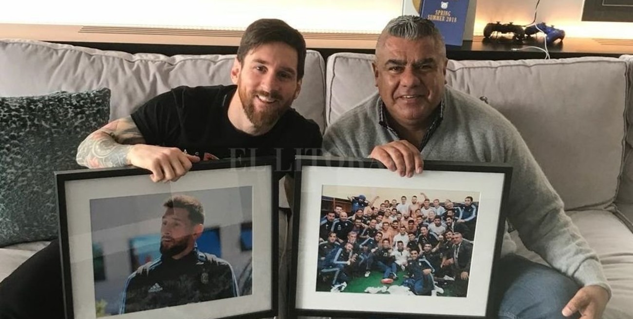 "Chiqui" Tapia se reunió con Messi en Barcelona