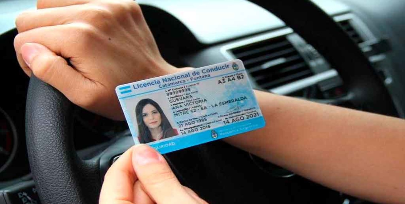 Polémica: en Santa Fe no se podrá presentar la licencia de conducir en formato digital