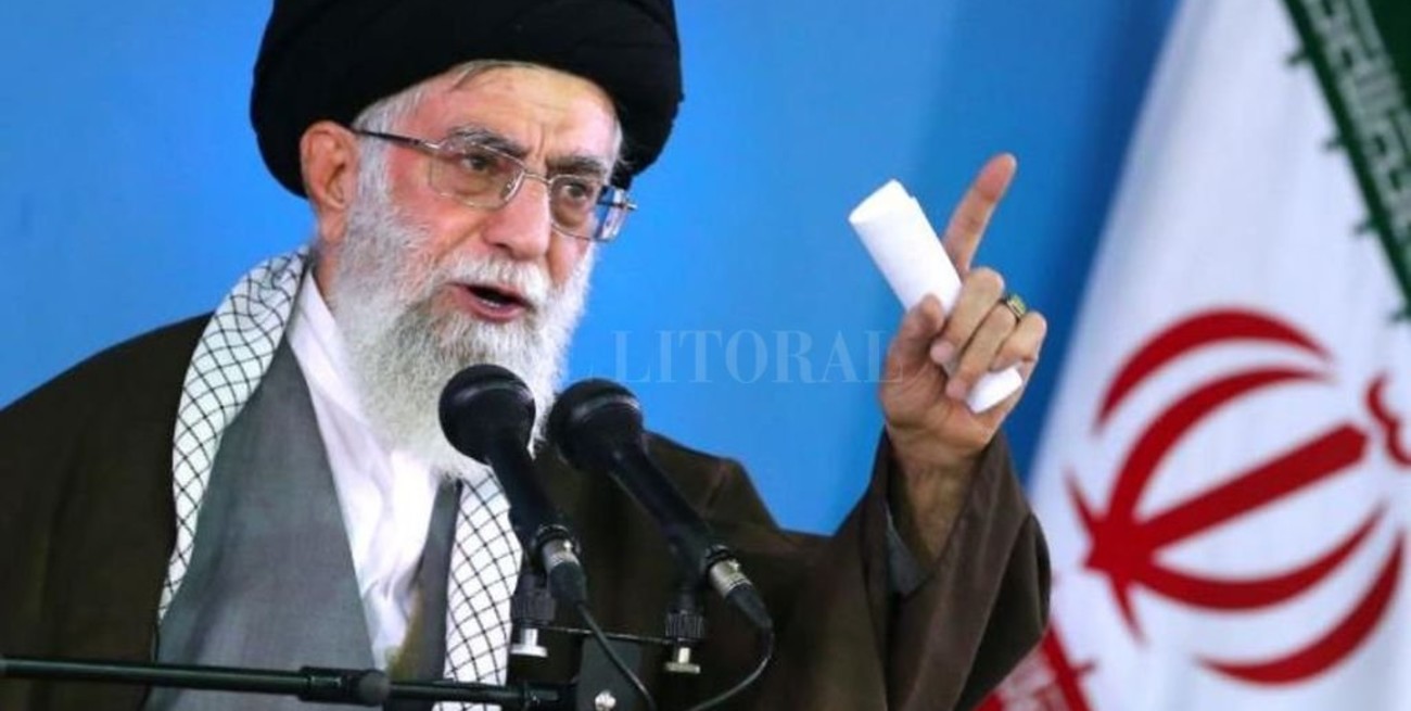 Líder supremo iraní llama a los palestinos a "intensificar la lucha" contra Israel