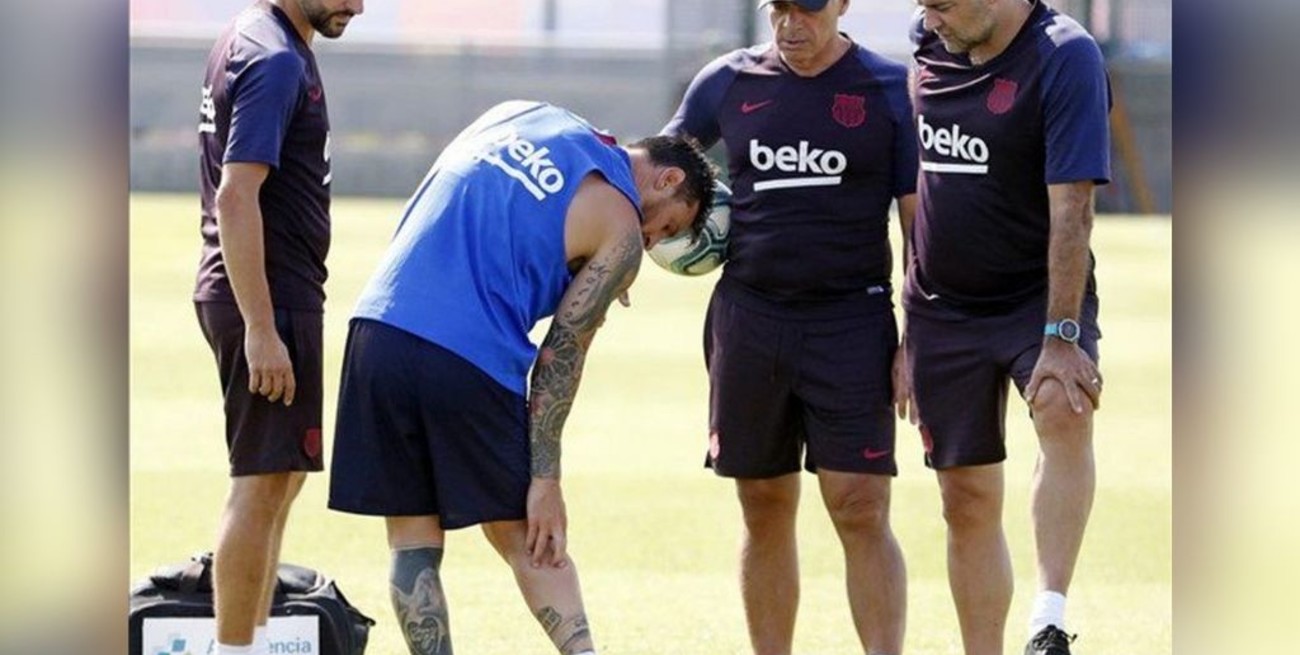 Se lesionó Messi en su primer entrenamiento con el Barcelona