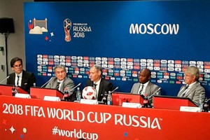 El Litoral Bora Milutinovic sentado en una mesa de notables, junto a Marco Van Basten y Carlos Alberto Parreira, entre otros. Luego de ese cónclave, se hizo un momento para hablar con El Litoral en Moscú. Le gusta más Croacia que Francia para este domingo.