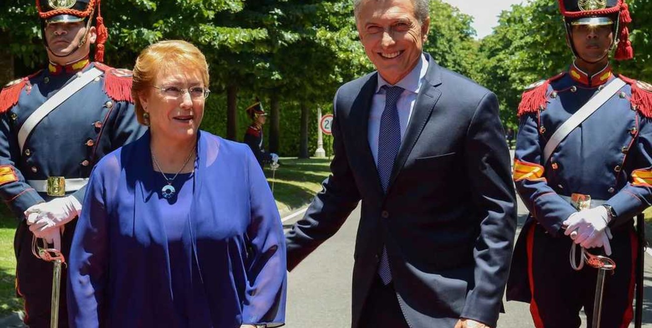 Macri viaja a Chile para reunirse con Bachelet