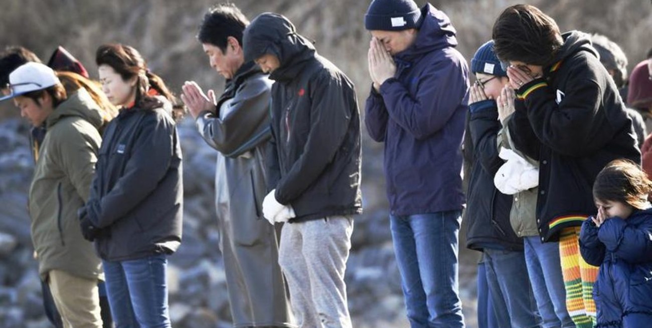 Japón recueda a víctimas del terremoto y accidente nuclear de 2011 