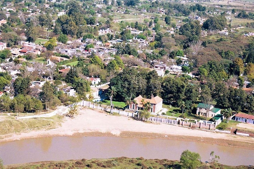 ELLITORAL_209173 |  Archivo El Litoral. La playa junto al arroyo Ubajay. Se define si el servicio de gas natural por redes llegará más allá de San José del Rincón.