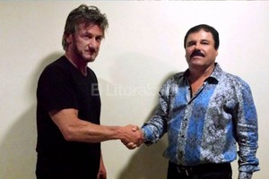 ELLITORAL_143217 |  Revista Rolling Stone El actor Sean Penn junto al capo narco, en su encuentro de octubre de 2015