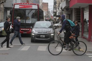 ELLITORAL_219277 |  Guillermo Di Salvatore. Imposible. En horarios pico la circulación vehicular por el microcentro se torna lenta y complicada.