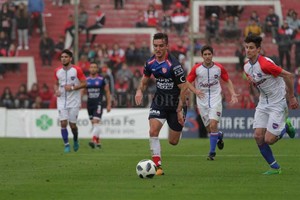 ELLITORAL_217258 |  Manuel Fabatía Repitió. Mauro Pittón fue uno de los que jugó los dos encuentros por la Copa Santa Fe.