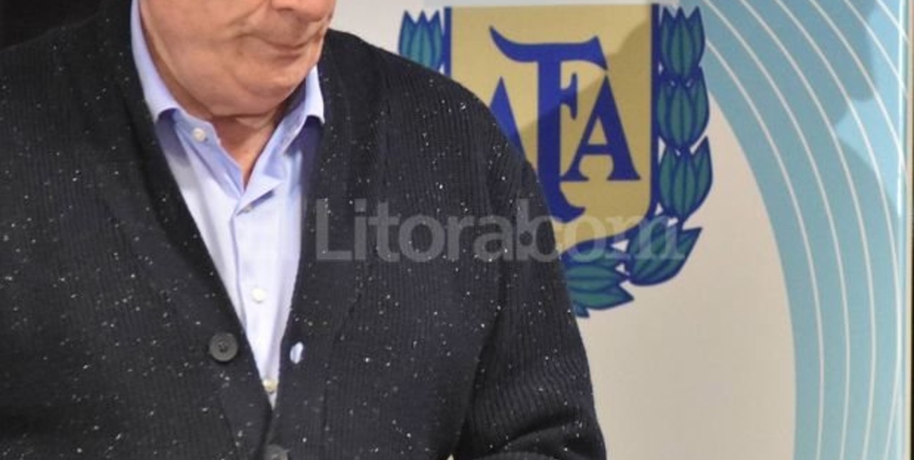 La AFA quedó acéfala con la renuncia de Luis Segura