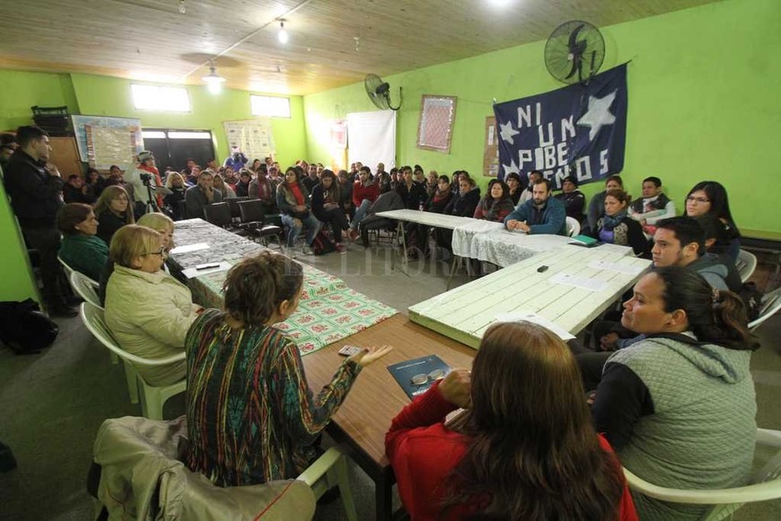 ELLITORAL_190507 | Mauricio Garín Mesa. Los integrantes de la organización gestaron la idea del centro cultural y deportivo tras la primera reunión celebrada en la vecinal de Villa del Parque